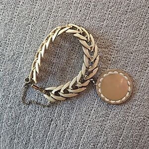 Vintage Coro Bracelet with 35 mm Round Medal Pendant 🐈227